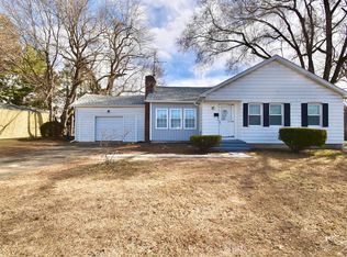 31 E Bay Path Ter, Springfield, MA 01109