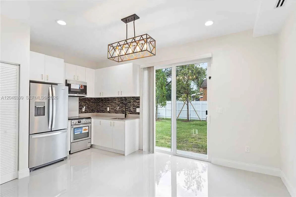 1252 Nw 39th St # 1252 Miami, Fl 33142 — Photo 2