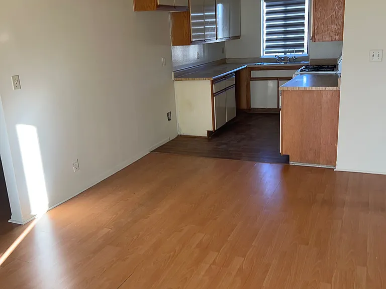 520 W Doran St #4 — Photo 3