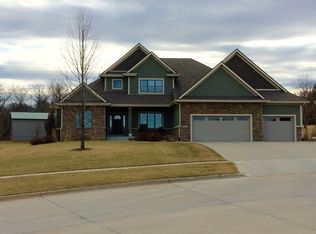 5518 NW 78th Ct, Johnston, IA 50131