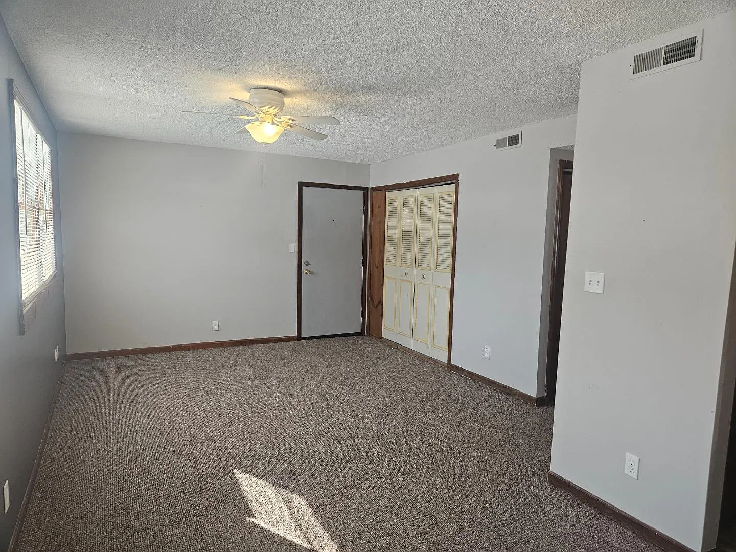 714 N Campbell St - D — Photo 4