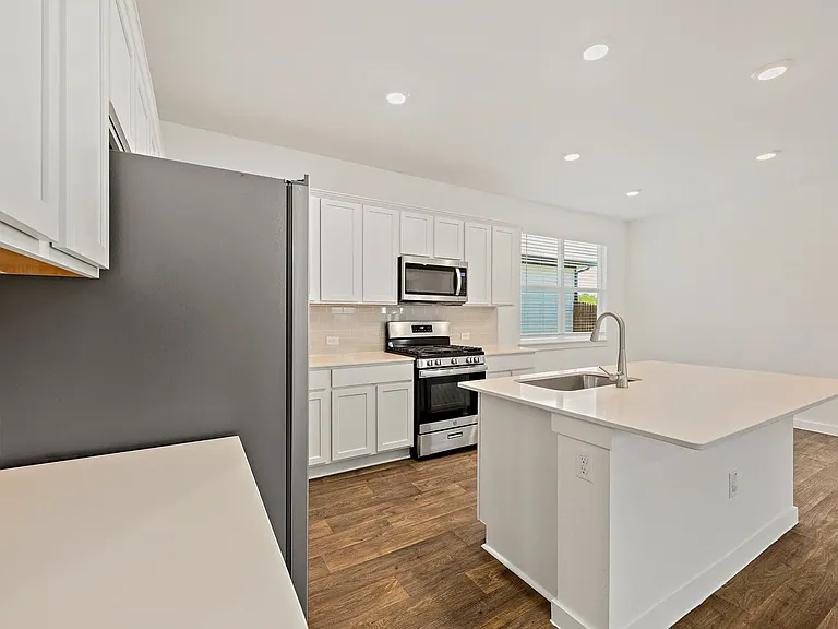 143090 Macquarie Dr — Photo 7