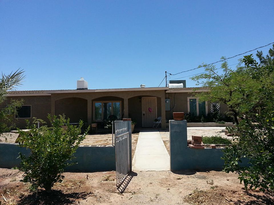 1st image of 207 E Bisnaga St