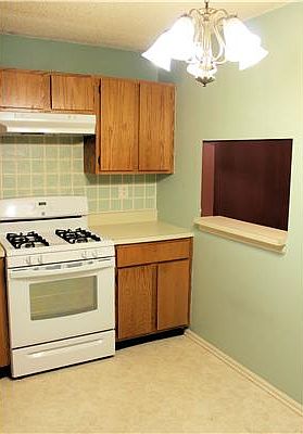 4th image of 16 Joyner Ct