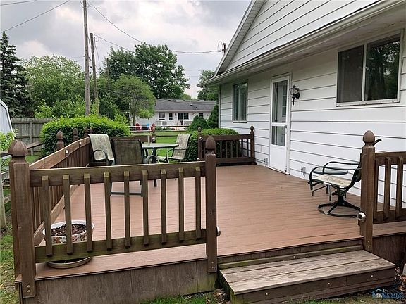 2nd image of 105 Birchcrest Dr