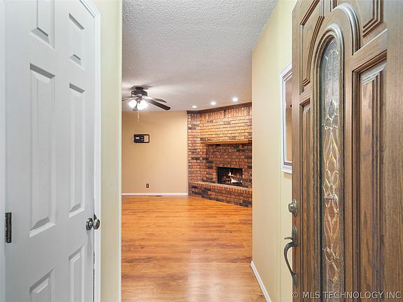5th image of 227 S 182nd East Ave