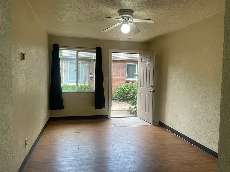 1440 Clinton St — Photo 5