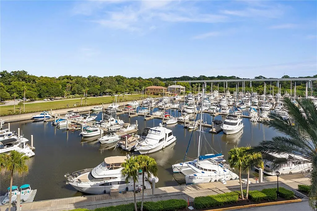 2 bed, 2.0 bath, 1351 sqft, $3,500 — Photo 3