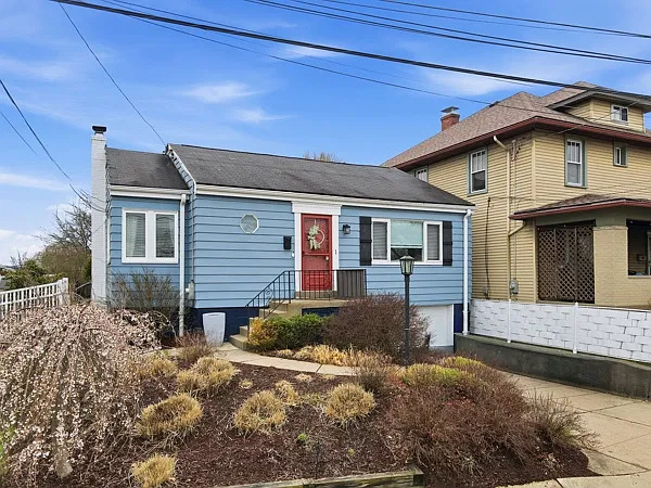 3 bed, 1873 sqft, $2,900 — Photo 2