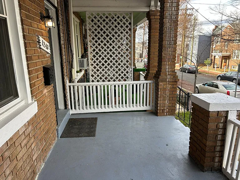 1245 U St SE — Photo 2