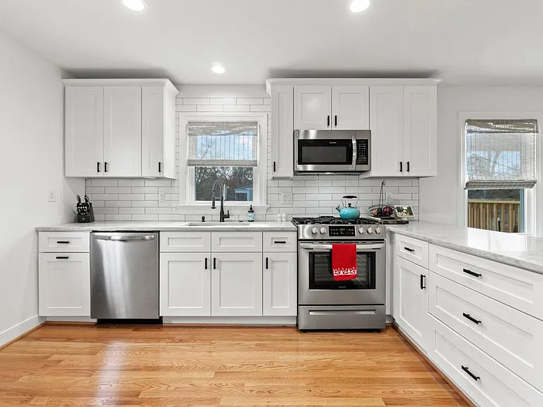 3823 Hawthorne Ave #2 — Photo 9