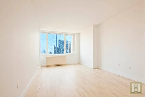 Rented by Halstead Real Estate | media 32