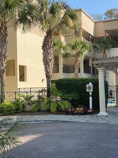 2nd image of 2526 Boxwood Ln