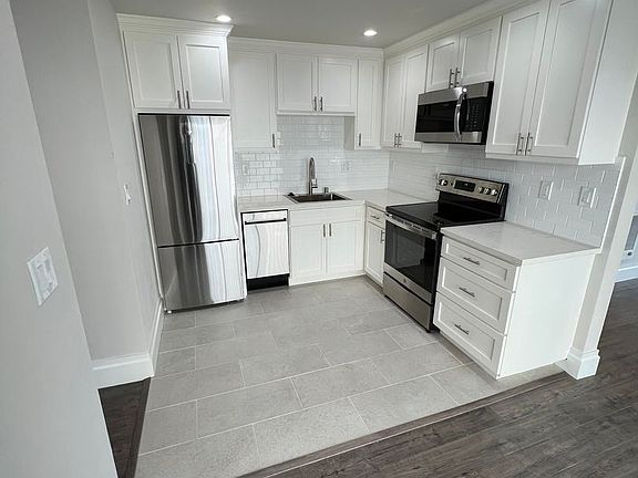 2nd image of 2120 Jones St #1