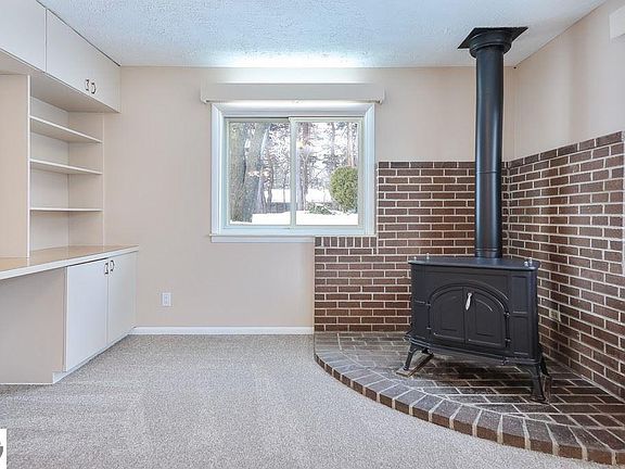4th image of 12826 S Regal St