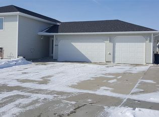 1913 13th St NW, Minot, ND 58703