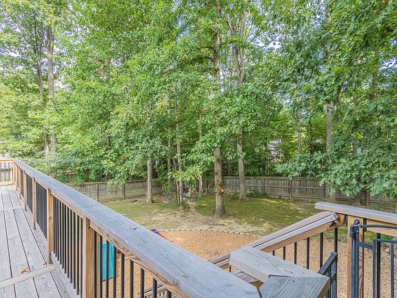 3rd image of 6413 Royal Oaks Dr