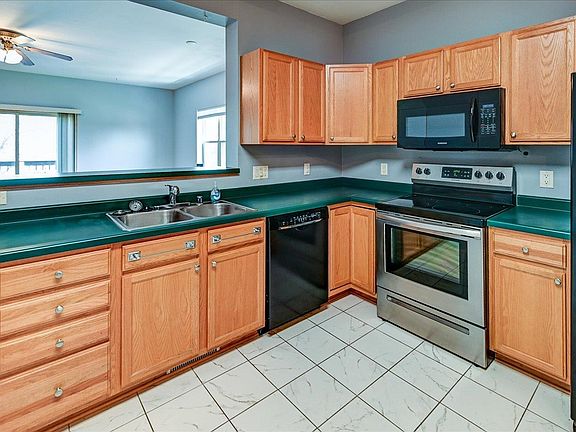 3rd image of 555 Kelvington Dr APT 4
