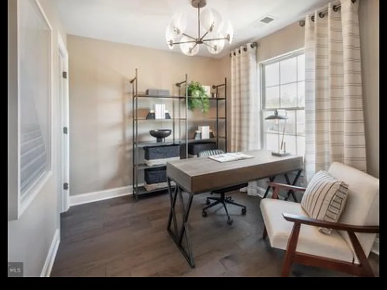 409 Sanctuary Ct — Photo 15