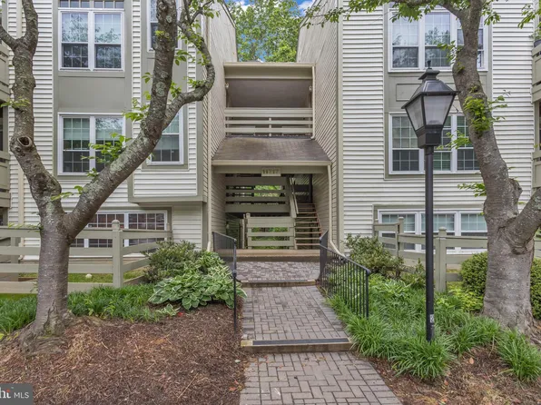 11717 Karbon Hill Ct #704F, Reston, VA 20191