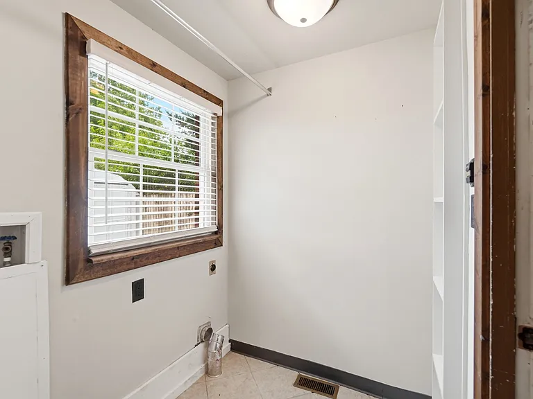 27 Laurelgrove Dr — Photo 21