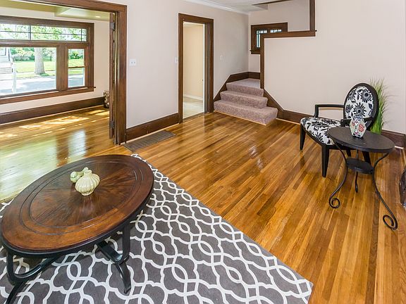 3rd image of 3529 36th Ave S