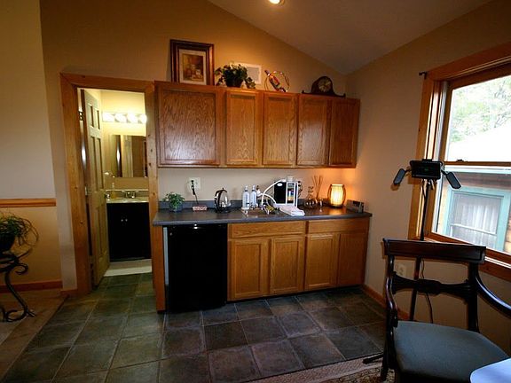 Au Pair Suite Kitchenette