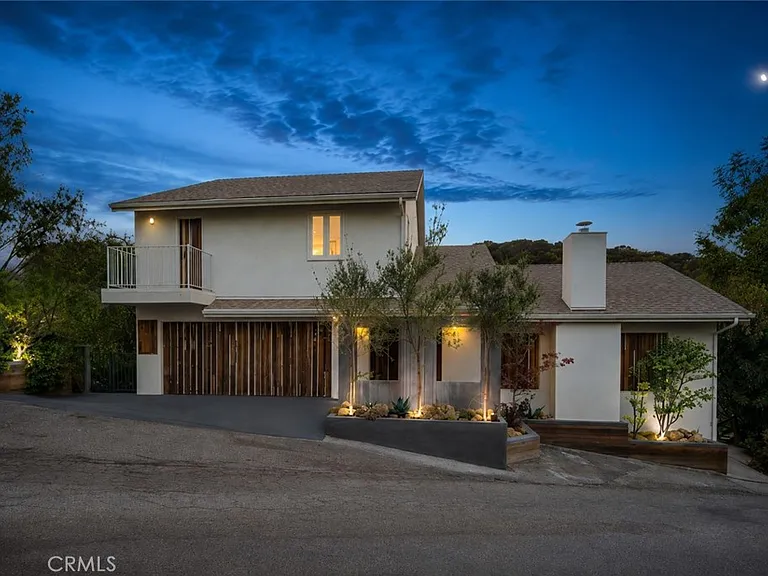2205 Beech Knoll Rd — Photo 1