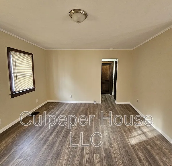 1046 Slater St — Photo 5