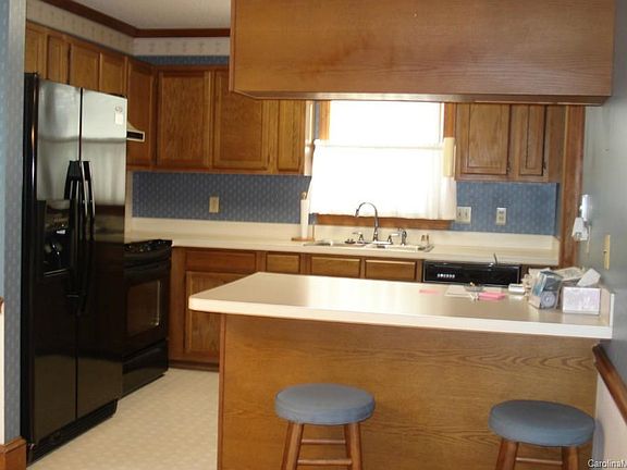 5th image of 806 Colby Cir #806
