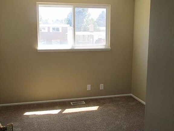 4th image of 4928 W Royal Ann Dr