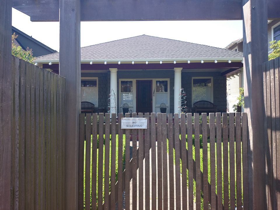 2nd image of 2409 10th Ave W