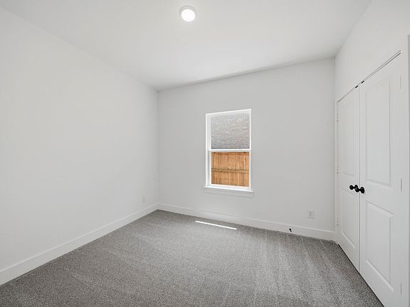 5th image of 5322 Getty Ln