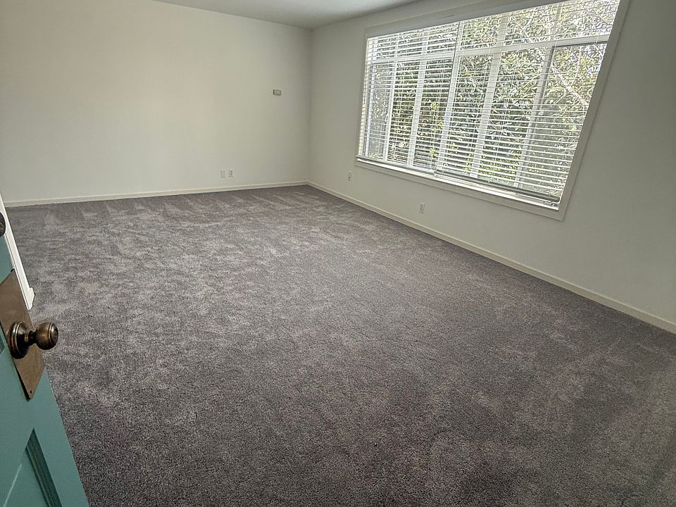1st image of 22 N San Mateo Dr APT 220