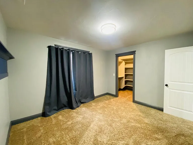 708 Emma Ct — Photo 22