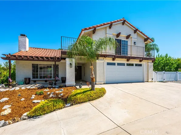 29760 Eagle Point Dr, Canyon Lake, CA 92587