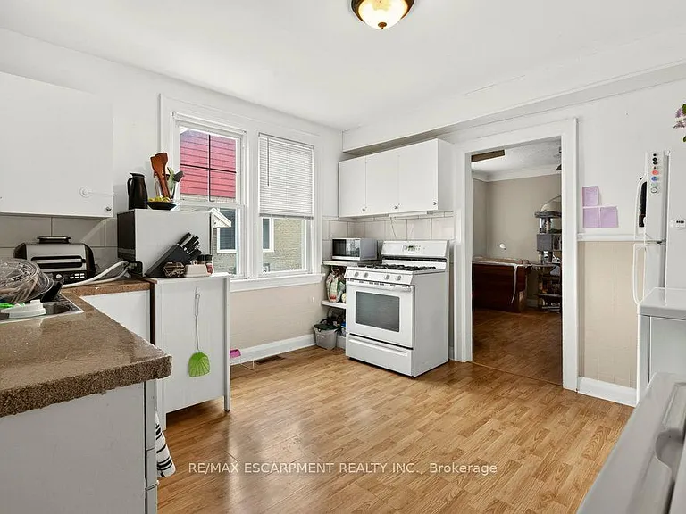 66 Queen St S #FRONT — Photo 6