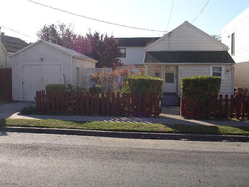 1st image of 575 Easton Ave