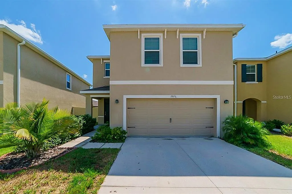 4 bed, 2.5 bath, 2260 sqft, $2,550 — Photo 1