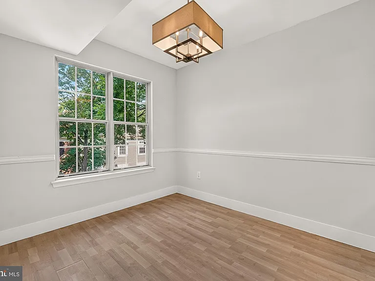 20208 Shipley Ter #302 — Photo 11