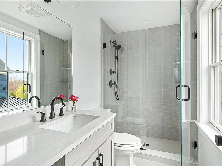 110 Newport Ave — Photo 17