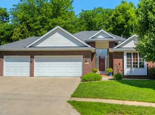4728 64th St, Urbandale, IA 50322