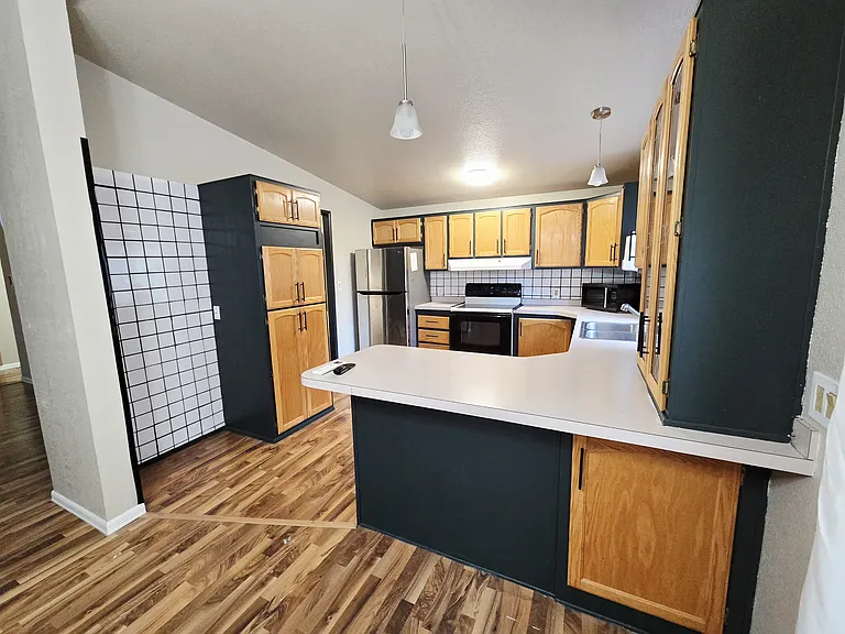 140 SE Fuchsia Ave — Photo 7