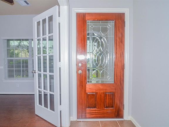 3rd image of 6115 Carver Pines Dr