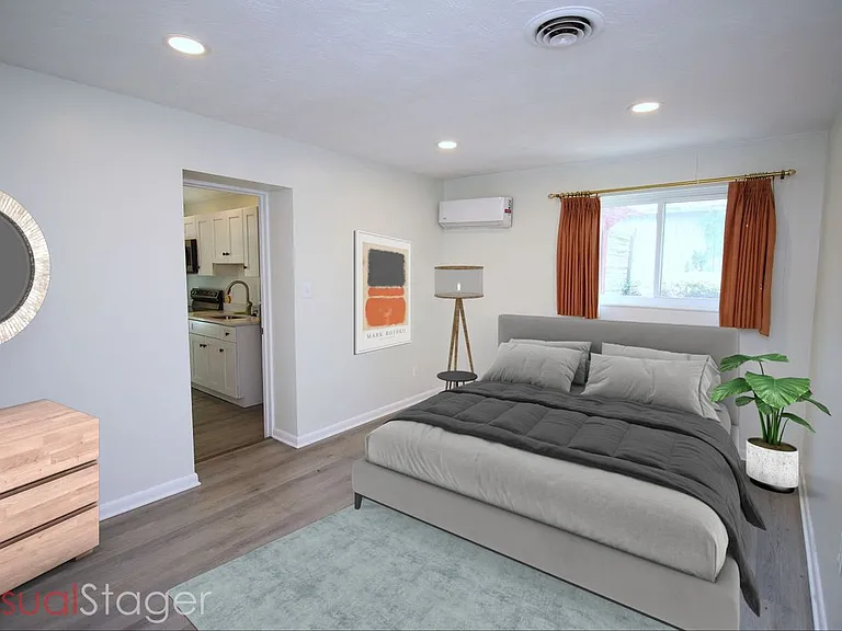 11703 Caplinger Rd #2 — Photo 4