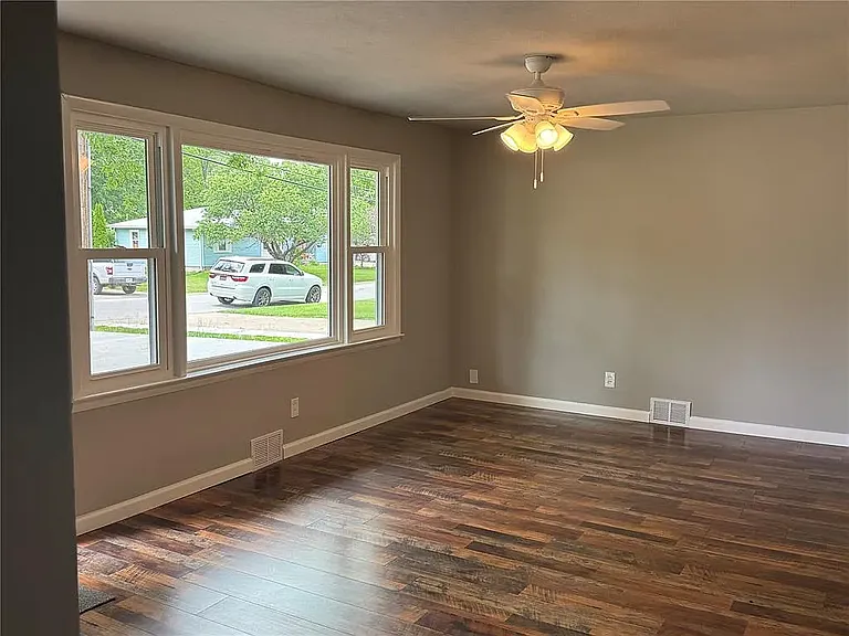 506 Meyer Rd — Photo 17