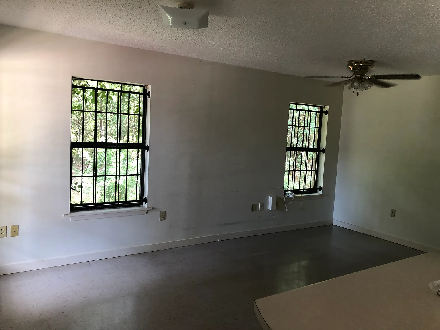 2 bed, 1.5 bath, $900 — Photo 2