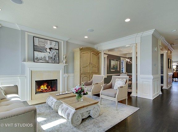 3rd image of 2732 N Paulina St