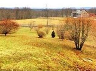 589 N Farms Rd, Northampton, MA 01062