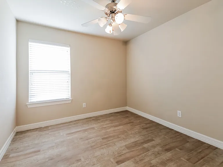 1524 Toucan Dr — Photo 13